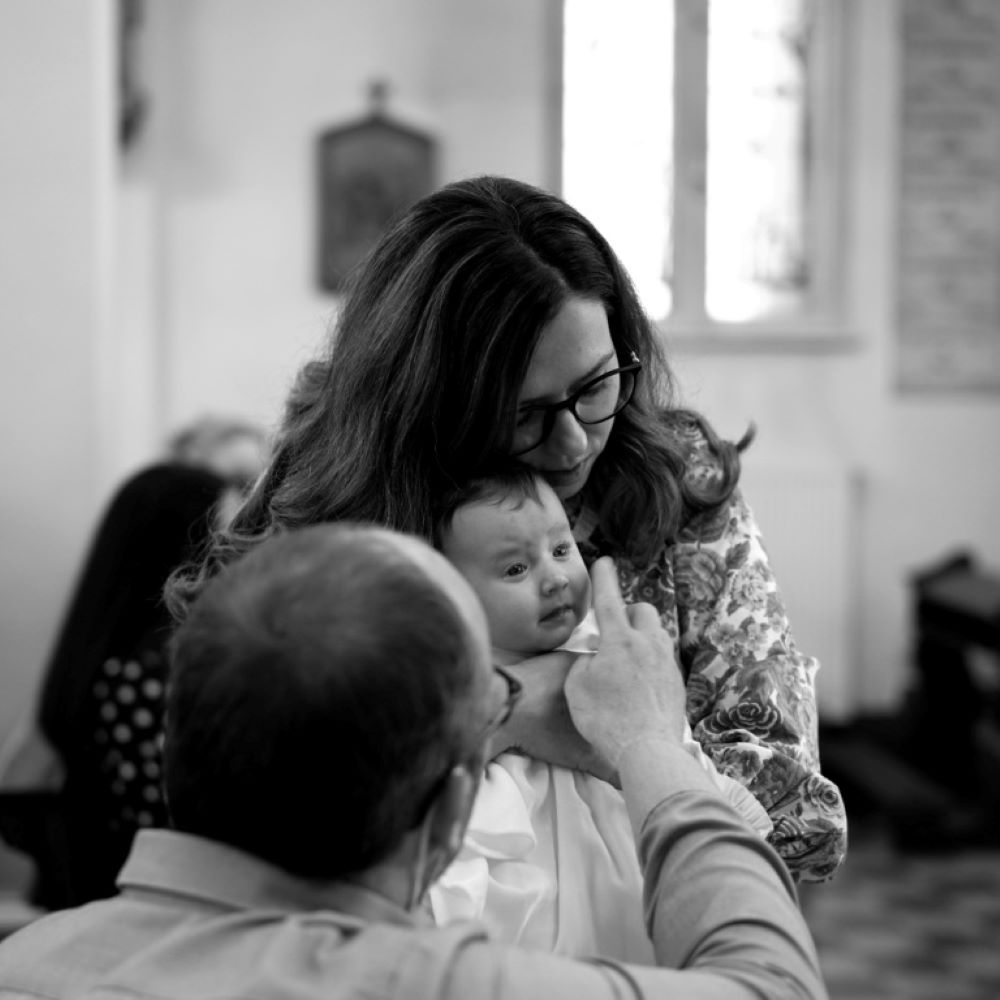 anaartissima photographer family documentar photography black and white candid