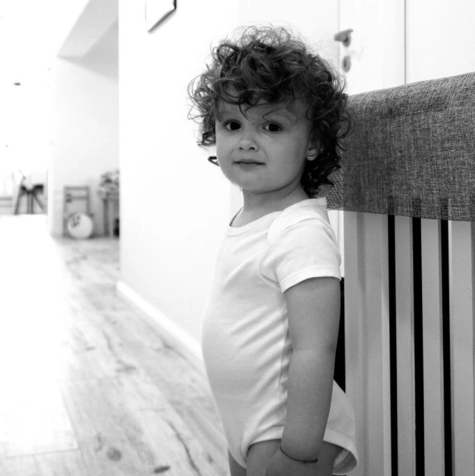 anaartissima photographer family documentar photography black and white candid